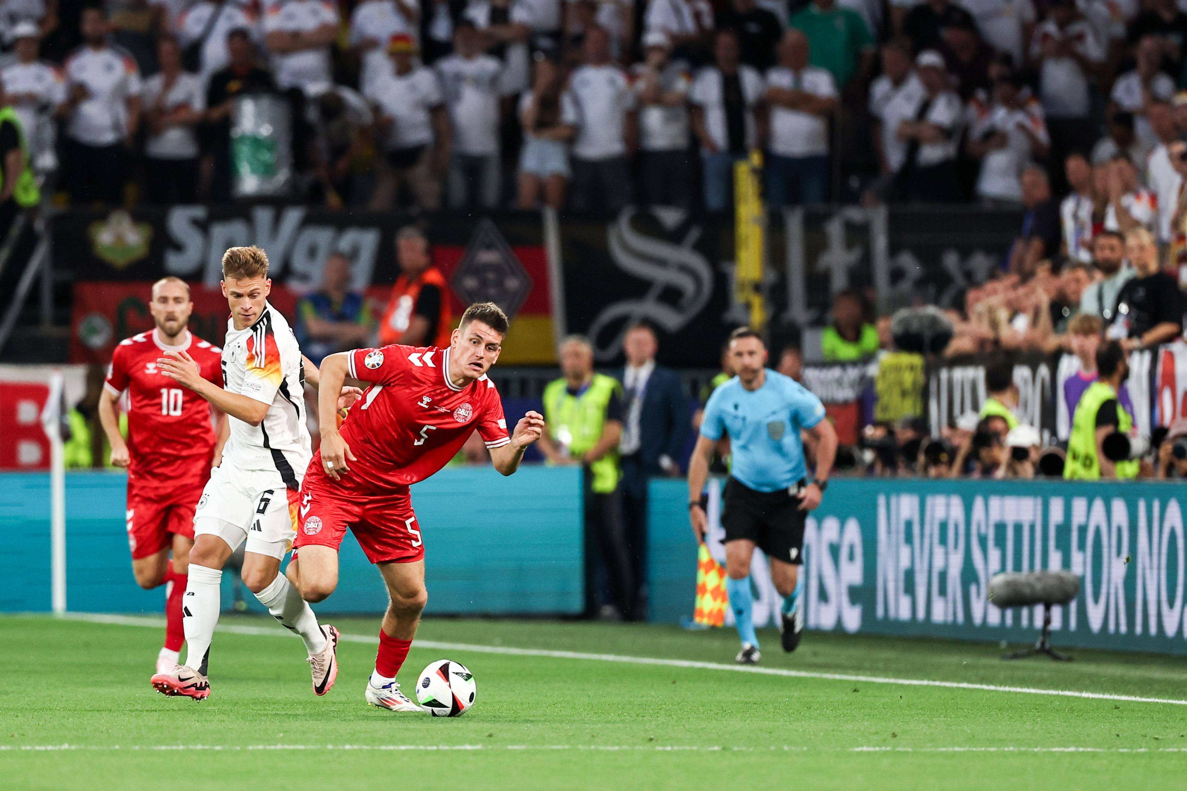 欧洲足球盛宴继续，热门球队激战连连的简单介绍