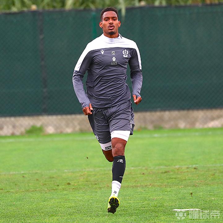 包含尼斯后卫斯基利曼受伤无缘下一场较量的词条